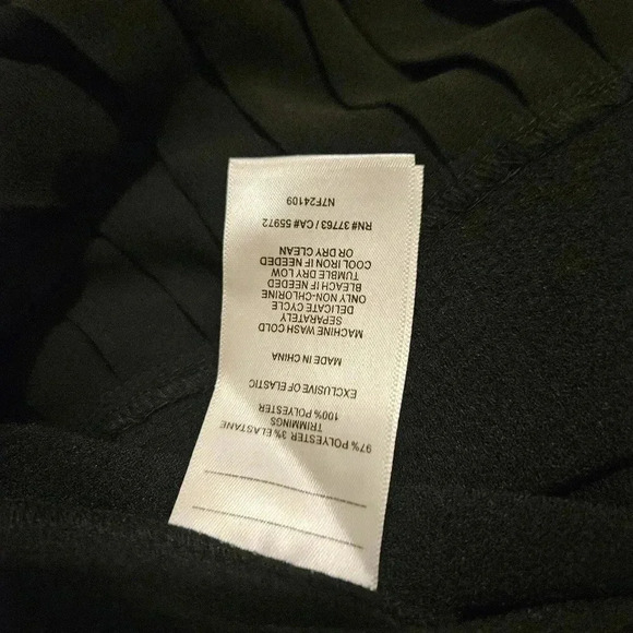 Laundry by Shelli Segal Pleated Shift Dress - Picture 4 of 7